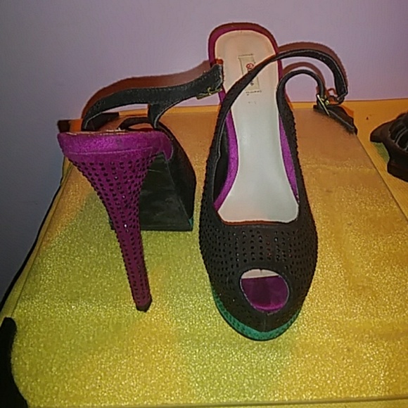 Woman's shoes, 4" heels, peep toe - Picture 2 of 5